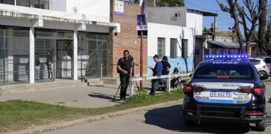 Pánico en Rosario: un alumno fue armado al colegio, amenazó a sus compañeros y huyó a los tiros | Actualidad