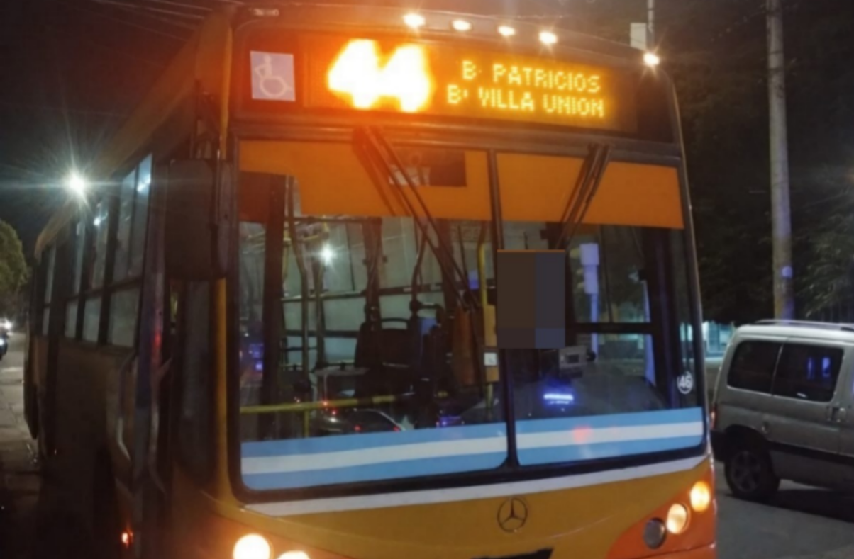 Un pasajero se negó a pagar el boleto y golpeó al conductor del colectivo | Córdoba