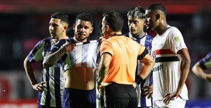 Navarro de Talleres denunció que un jugador de San Pablo le dijo “venezolano muerto de hambre” | Deportes
