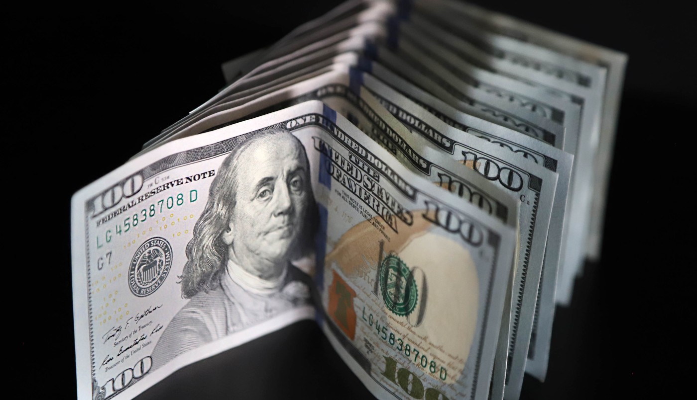 El dólar blue sigue siendo el más barato: el oficial subió a $1.195 y se achica la brecha | Política y economía