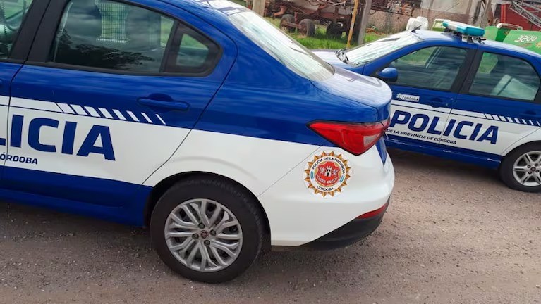 Robó una bici y mientras lo detenían, le quitó el arma al policía y lo baleó | Córdoba