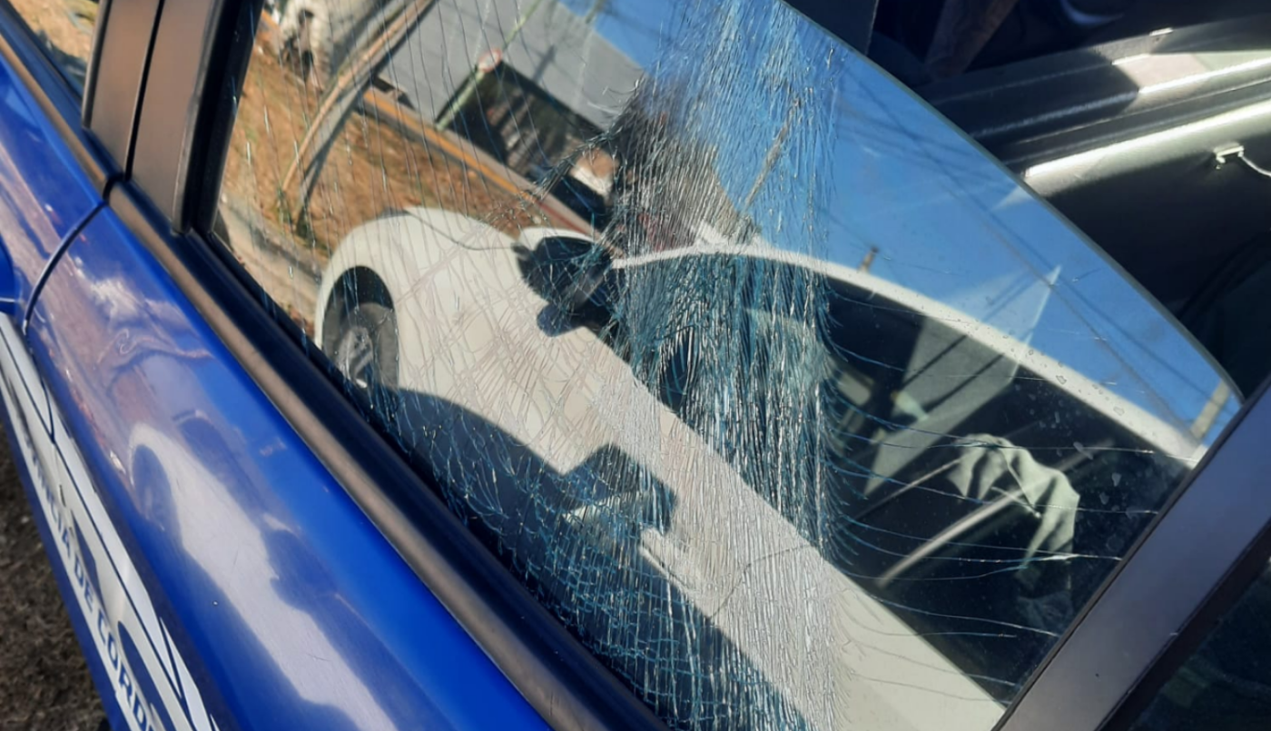 Una mujer fue arrestada en un banco tras intentar agredir a un Policía | Córdoba
