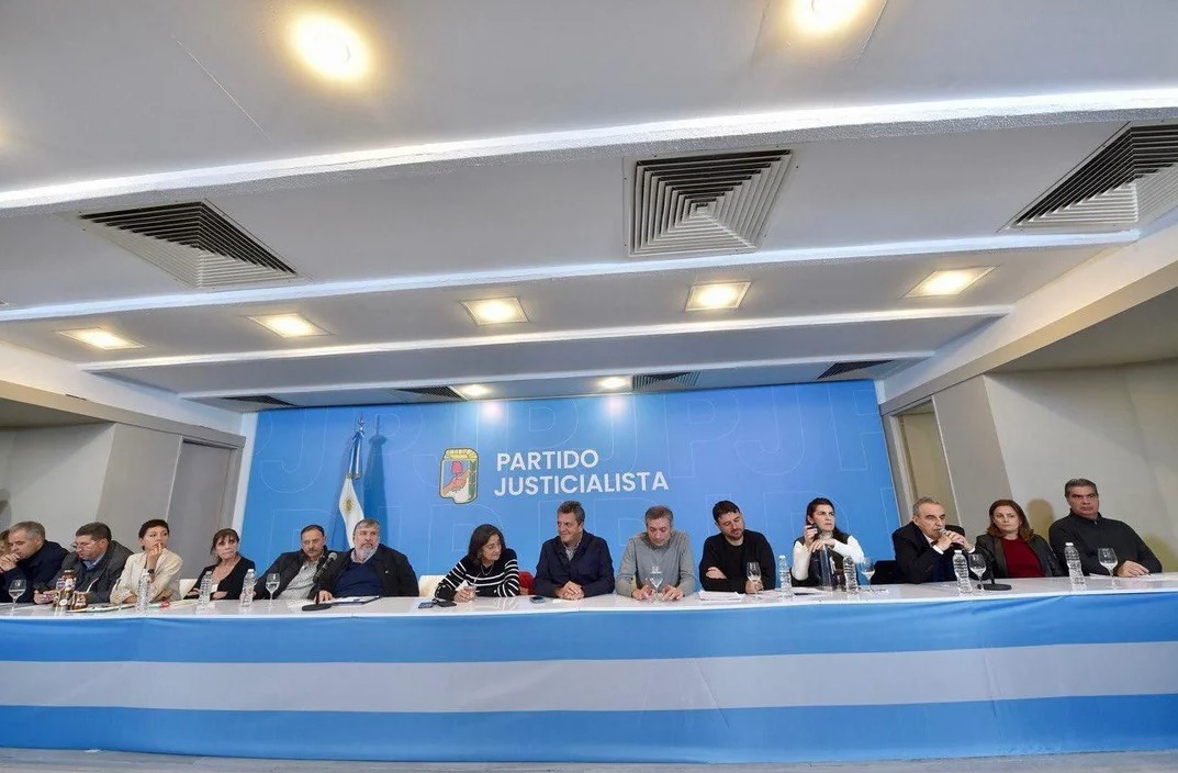 Condena a Cristina: Sergio Massa, Juan Grabois y Máximo Kirchner se reúnen en la sede del PJ | Política y economía