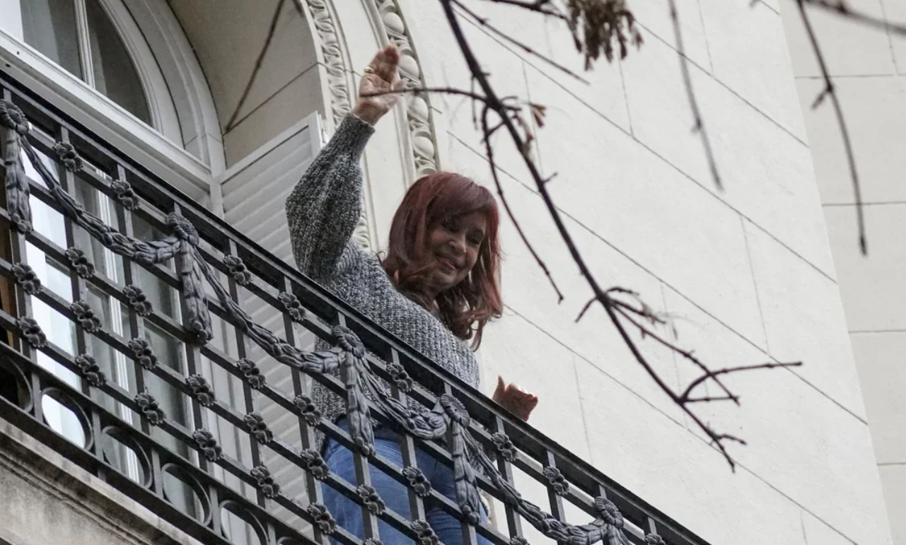 Tras el acto en Plaza de Mayo, Cristina Kirchner volvió a publicar en redes sociales | Política y economía