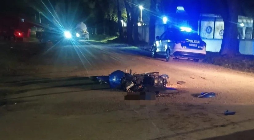 Un motociclista de 22 años murió tras chocar con un camión en el interior de Córdoba | Córdoba