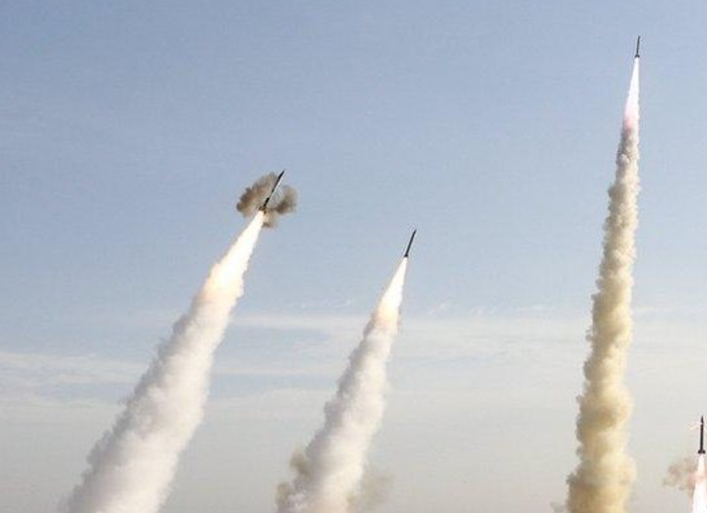 Irán lanzó misiles contra una base militar estadounidense en Qatar | Internacionales