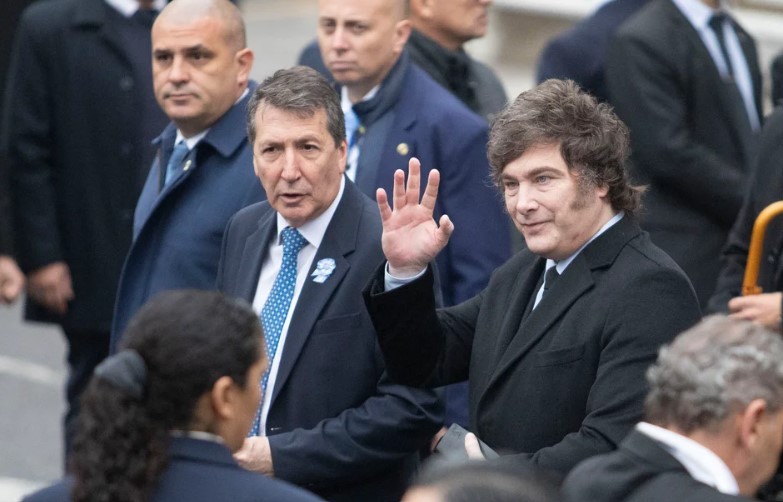 El Gobierno extrema la seguridad de Milei en los viajes al exterior por la tensión con Irán | Política y economía