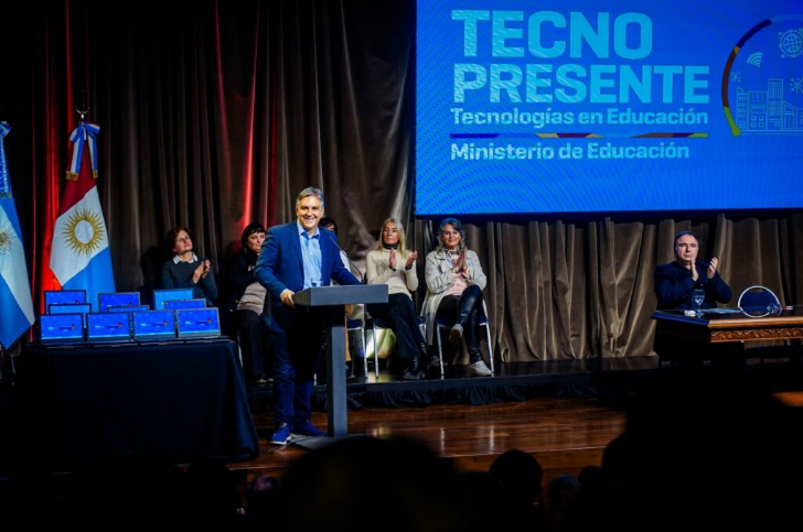 Córdoba avanza en inclusión digital: más de 48 mil netbooks entregadas a instituciones educativas | Córdoba