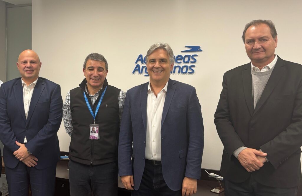 Llaryora se reunió con el presidente de Aerolíneas Argentinas por logísticas aéreas | Política y economía