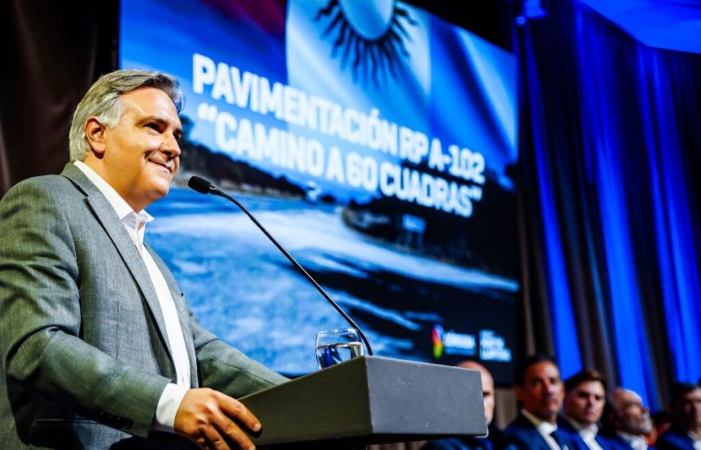 Llaryora anunció la pavimentación de Ruta Provincial A-102 | Política y economía