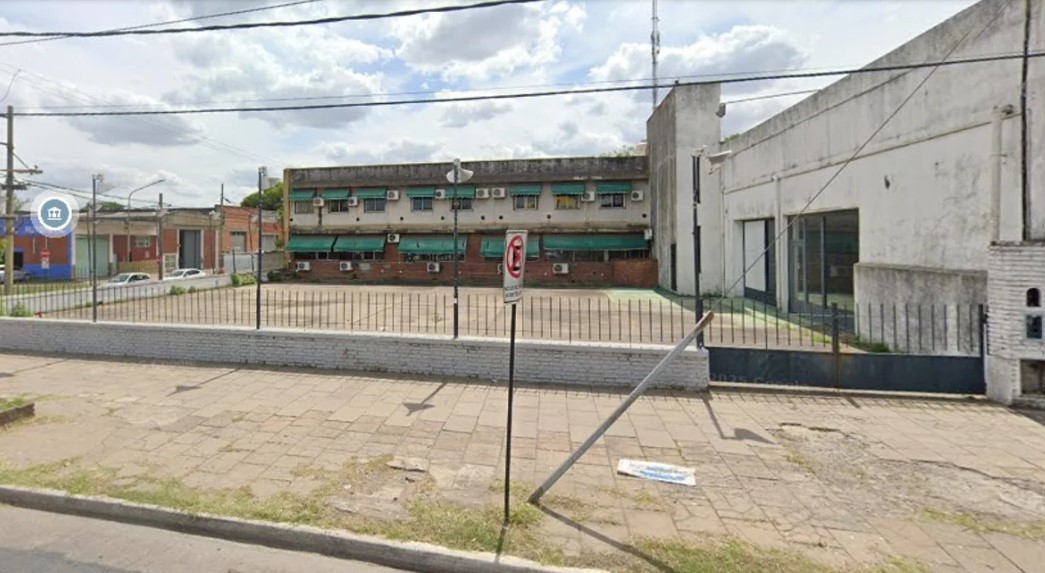 La espectacular fuga de un preso en pleno juicio: saltó por la ventana de un tribunal | Actualidad