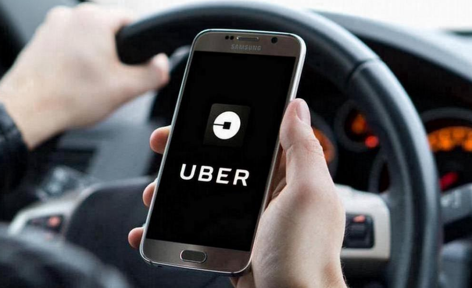 Córdoba inicia conversaciones oficiales con Uber para regular el transporte por plataformas digitales | Córdoba