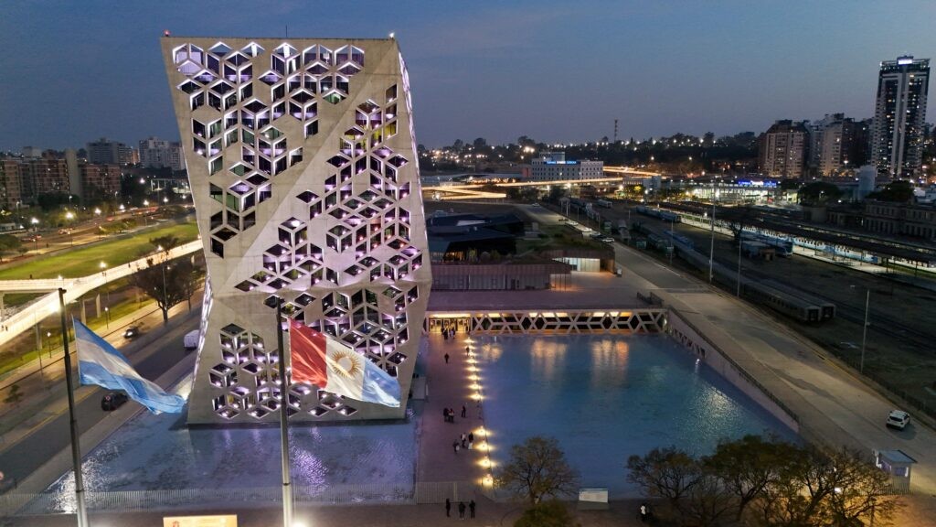 Córdoba mejora su calificación crediticia internacional y logra un hito financiero | Política y economía