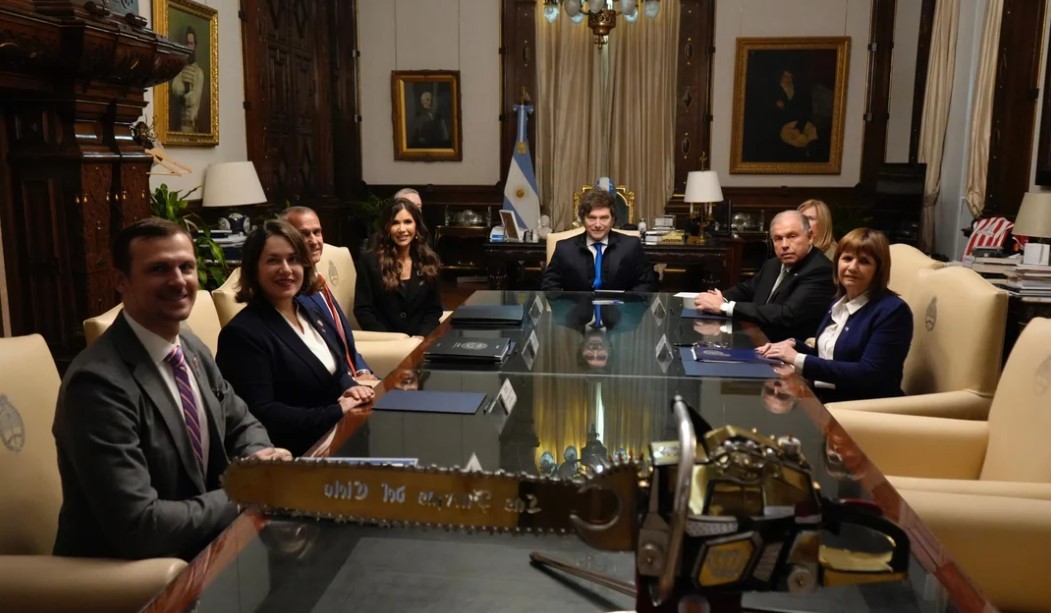 El Gobierno acordó con EE.UU cooperar en seguridad y firmó el ingreso al Programa de Exención de Visas | Política y economía