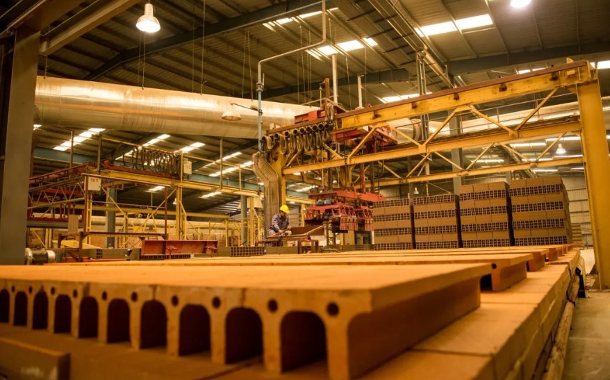 La actividad industrial creció 12%, pero sigue debajo de los niveles de 2023 | Política y economía