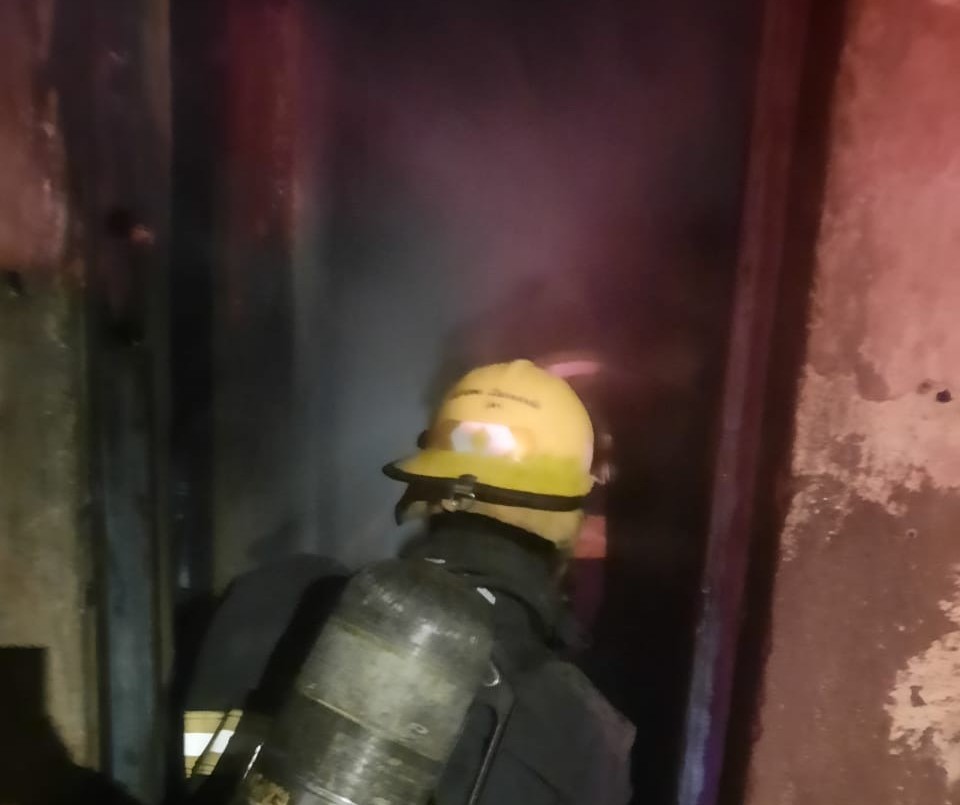 Un hombre resultó herido en un incendio y el auto que lo trasladaba chocó | Córdoba