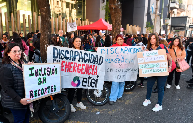 Revés para el Gobierno: un juez federal declaró inconstitucional el veto a la Ley de Emergencia en Discapacidad | Política y economía