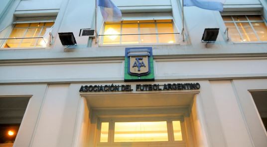 La AFA despidió a un árbitro por “atentar contra los valores del fútbol” | Deportes