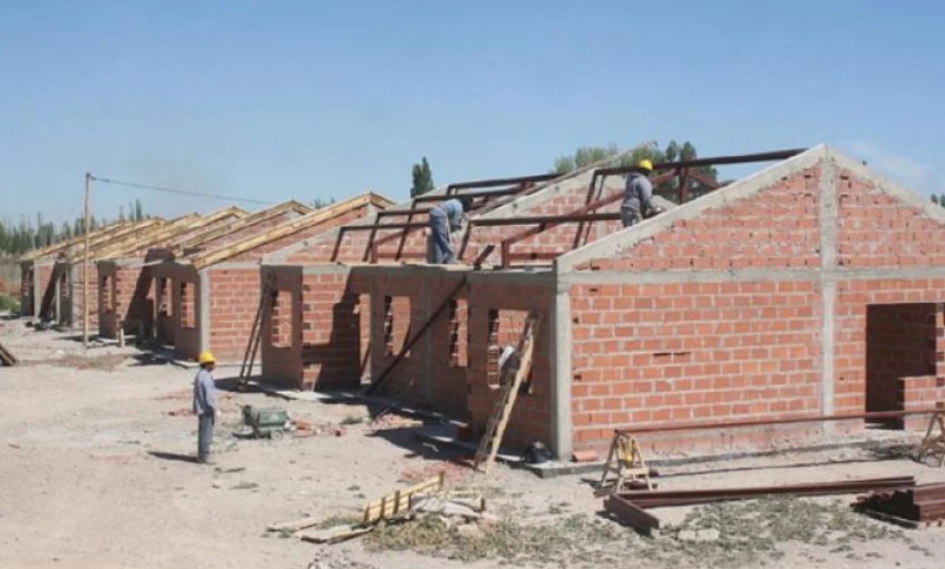 El Gobierno traspasa planes de vivienda a provincias y municipios | Política y economía