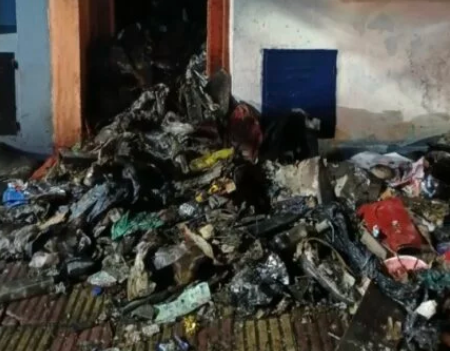 Hombre herido al intentar sofocar un incendio en su vivienda en barrio Los Paraísos | Córdoba