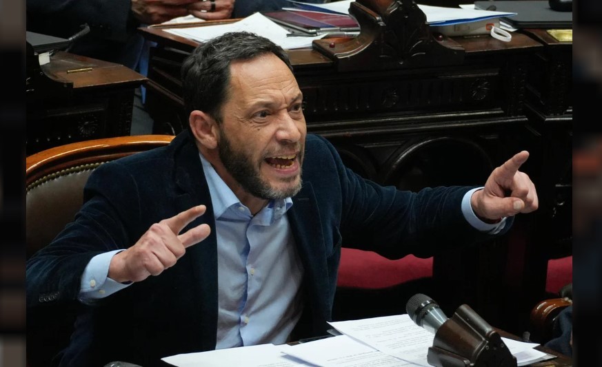 Ferraro: “El Gobierno de Milei elige callar a los periodistas antes que dar explicaciones” | Política y economía