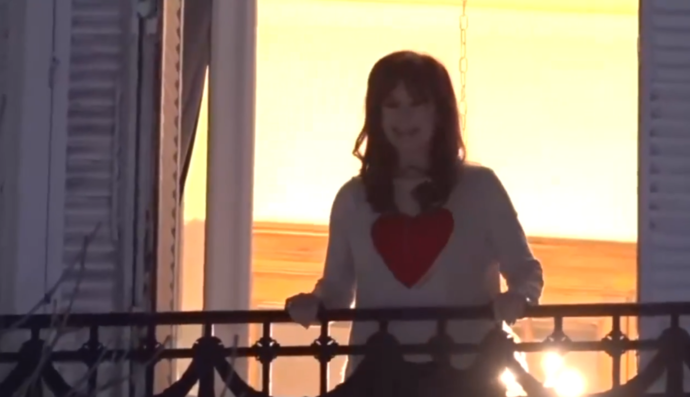 "Salí de la burbuja, hermano": Cristina bailó por el triunfo en Buenos Aires y tuiteó contra Milei, su hermana y Caputo | Política y economía