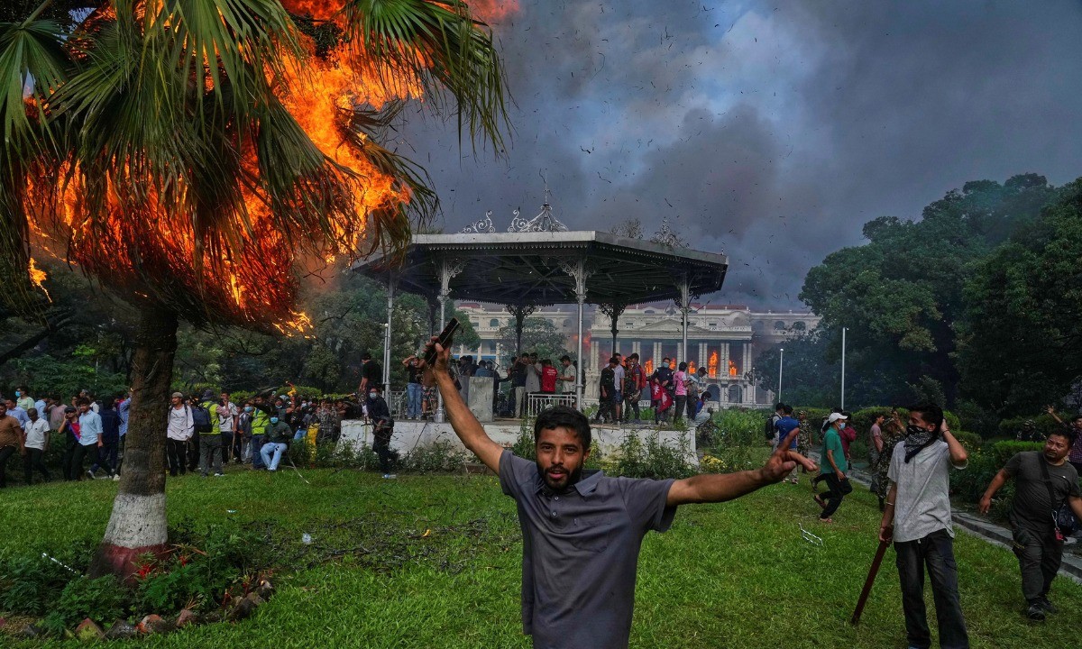 Nepal: manifestantes golpearon y arrojaron al río al ministro de Finanzas | Internacionales