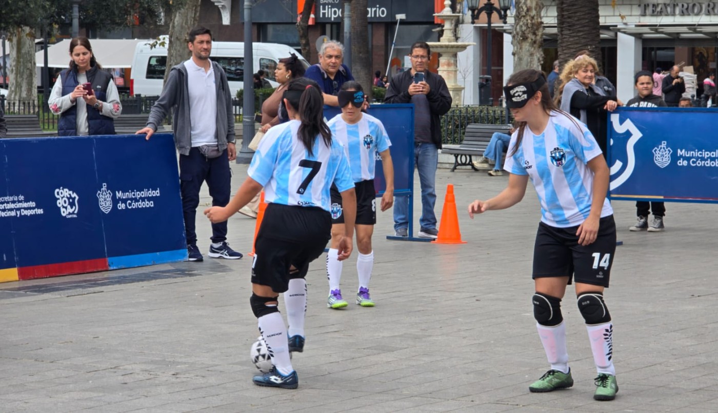 Entrenamiento abierto de Las Murciélagas en Córdoba | Deportes
