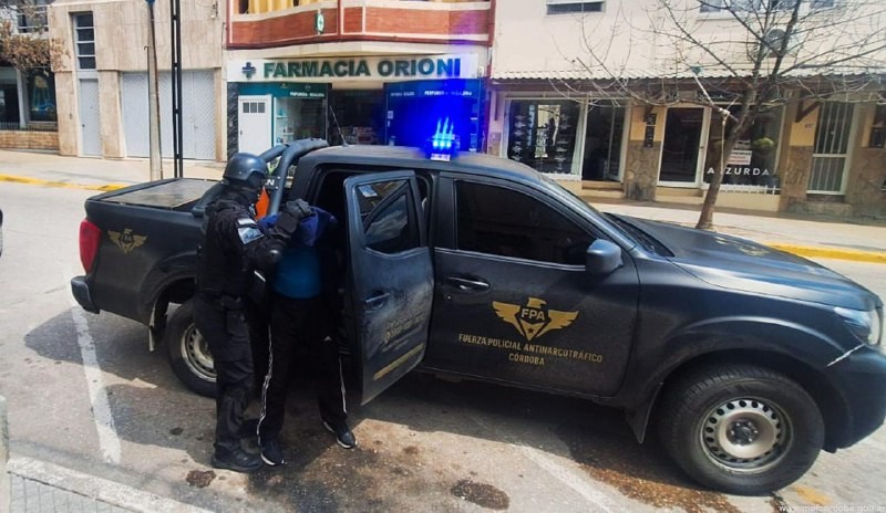 Detuvieron a un delivery de drogas en Mina Clavero: incautaron cocaína, dinero y otros elementos | Córdoba