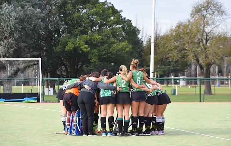 Una jugadora de hockey murió en pleno partido en La Plata | Deportes