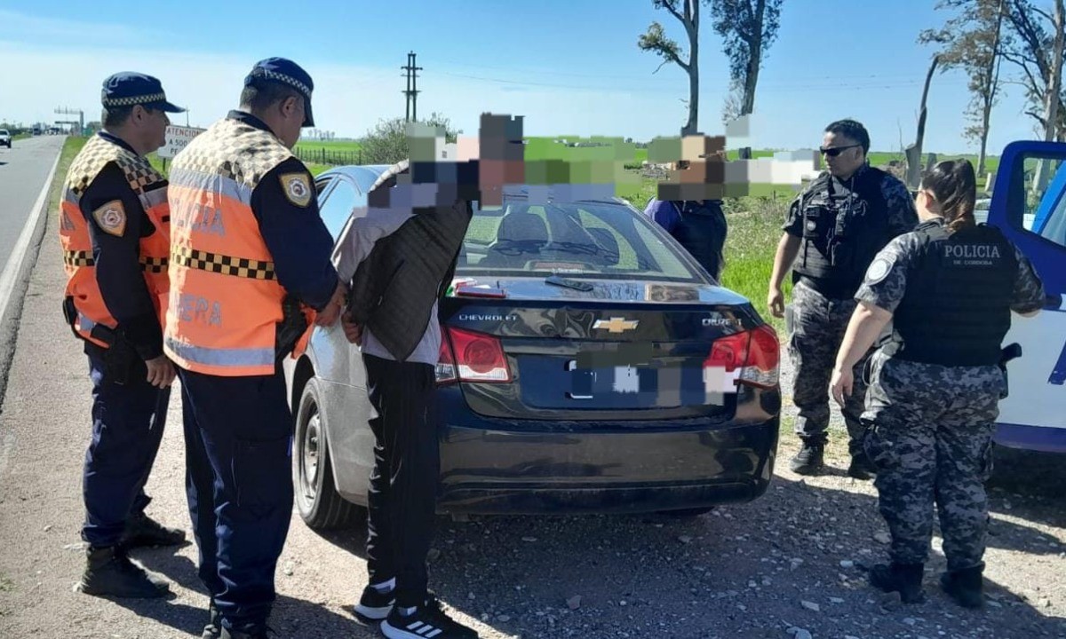 Control de Policía Caminera en Devoto terminó con tres detenidos y un auto secuestrado | Córdoba