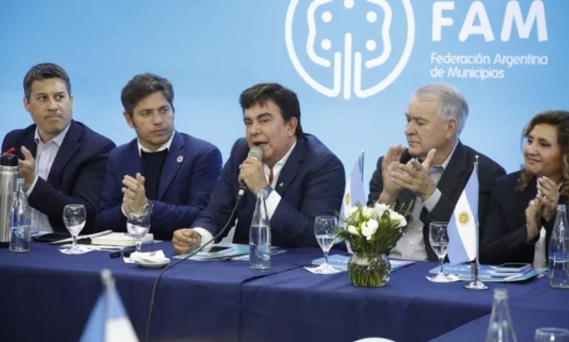 Más de 500 intendentes le exigieron a Milei un cambio de rumbo económico: “Argentina atraviesa una catástrofe” | Política y economía