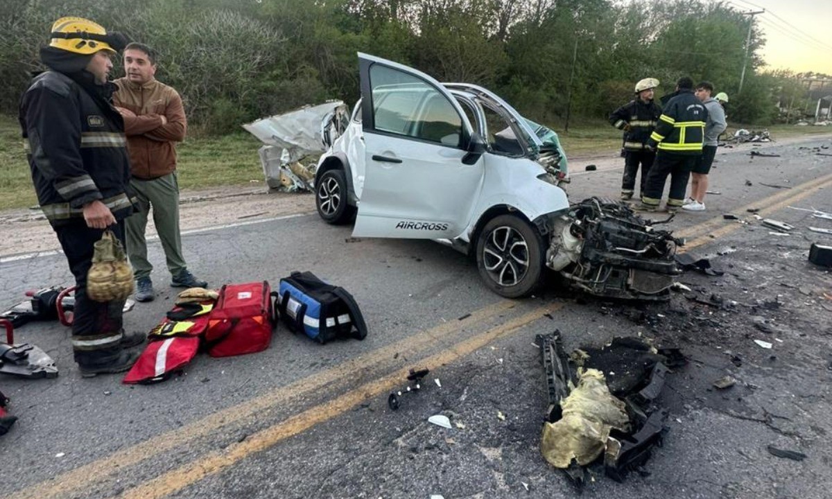 Un muerto tras un choque frontal entre auto y colectivo en la ruta E-55 | Córdoba