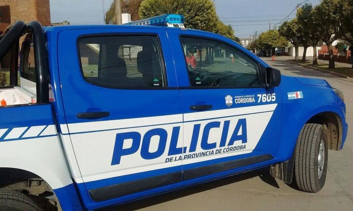 Detuvieron a un hombre en Villa Carlos Paz tras esconderse en una alcantarilla | Córdoba