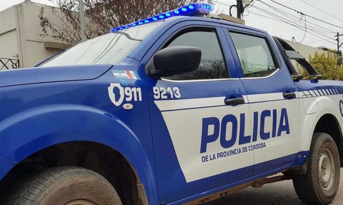 Intentó escapar con auto robado y fue detenido tras arrojarse a un canal | Córdoba