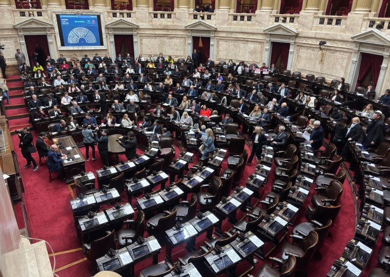 Con el quórum al límite, la oposición busca sesionar mañana para aprobar la reforma de los DNU | Política y economía