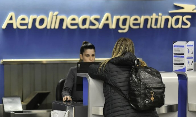 Asambleas de pilotos afectan a casi un centenar de vuelos de Aerolíneas Argentinas | Actualidad