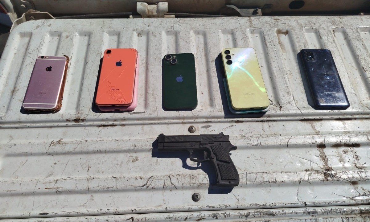 Hombre de 25 años detenido en Bº Marqués Anexo con réplica de arma y celulares | Córdoba