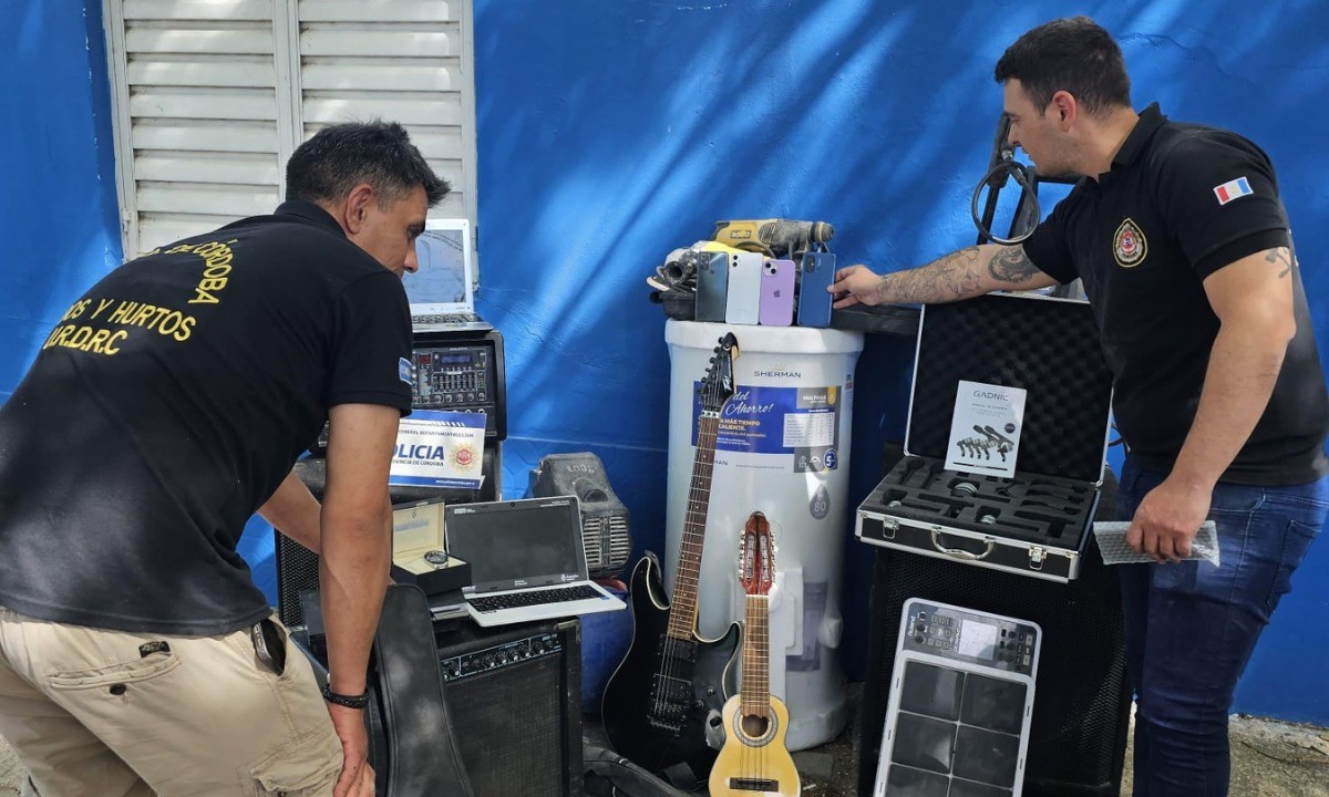 Allanamientos en Río Cuarto: secuestran dinero, armas y una moto por estafas telefónicas | Córdoba