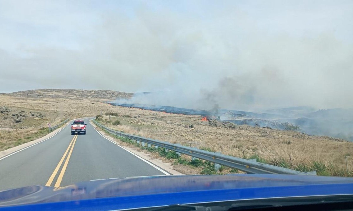Cortaron el Camino de las Altas Cumbres por el fuego en la Quebrada del Condorito | Córdoba