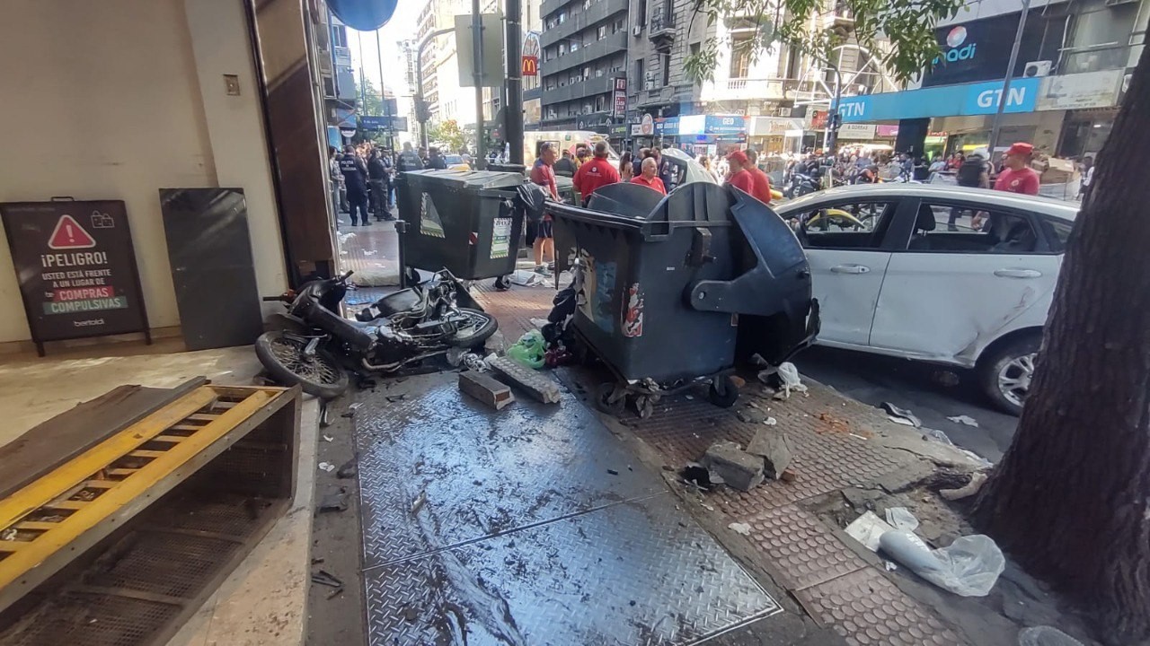 Accidente en el centro de Córdoba: un auto atropelló a varias personas | Córdoba