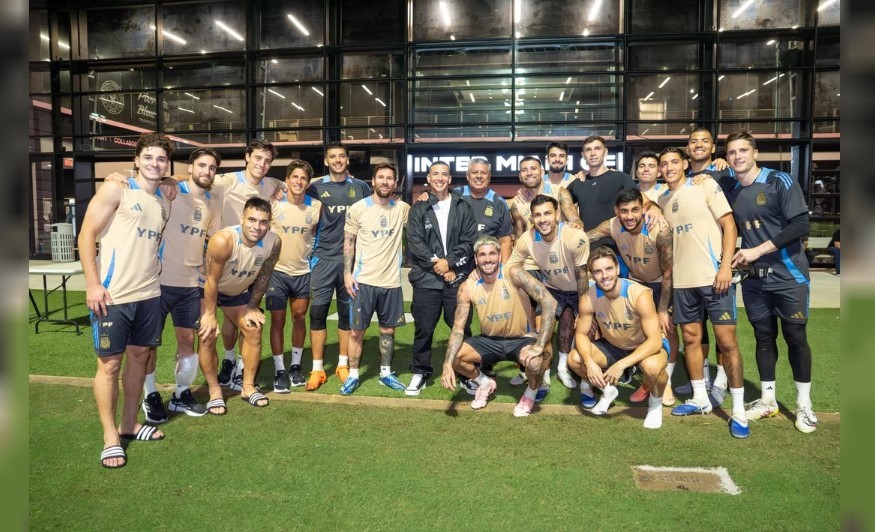 Invitado de lujo: Daddy Yankee estuvo en el entrenamiento de la Selección | Deportes