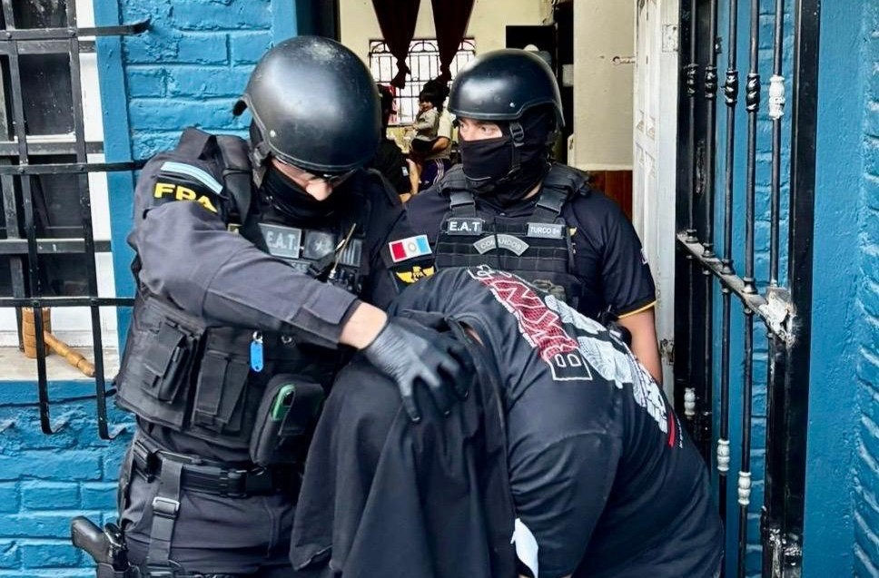 Operativo en barrio Marechal: detuvieron a un hombre y secuestraron estupefacientes | Córdoba