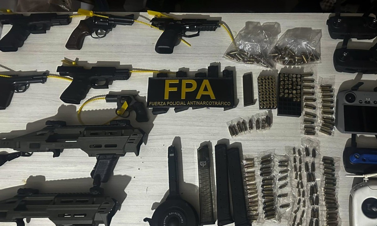 Detuvieron a diez personas por ingreso de drogas a la cárcel de Bouwer | Córdoba