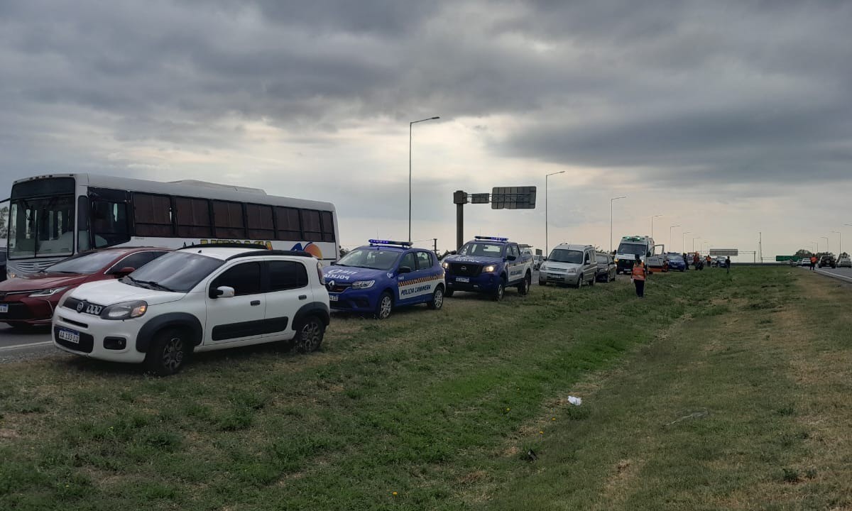 Choque en cadena en Av. Circunvalación deja un motociclista herido | Córdoba