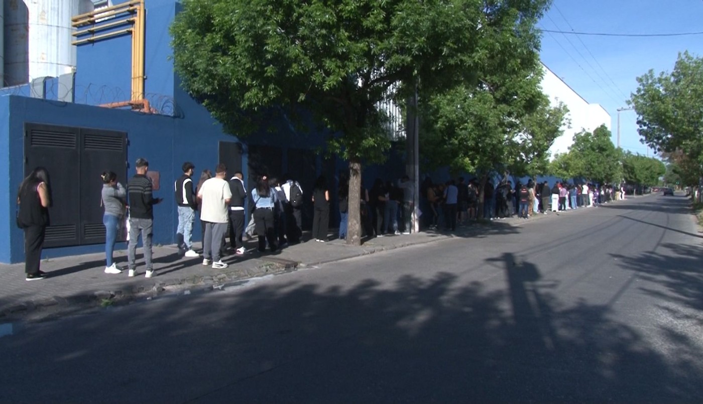 Empleo +26: largas filas para acceder a una oportunidad laboral | Córdoba
