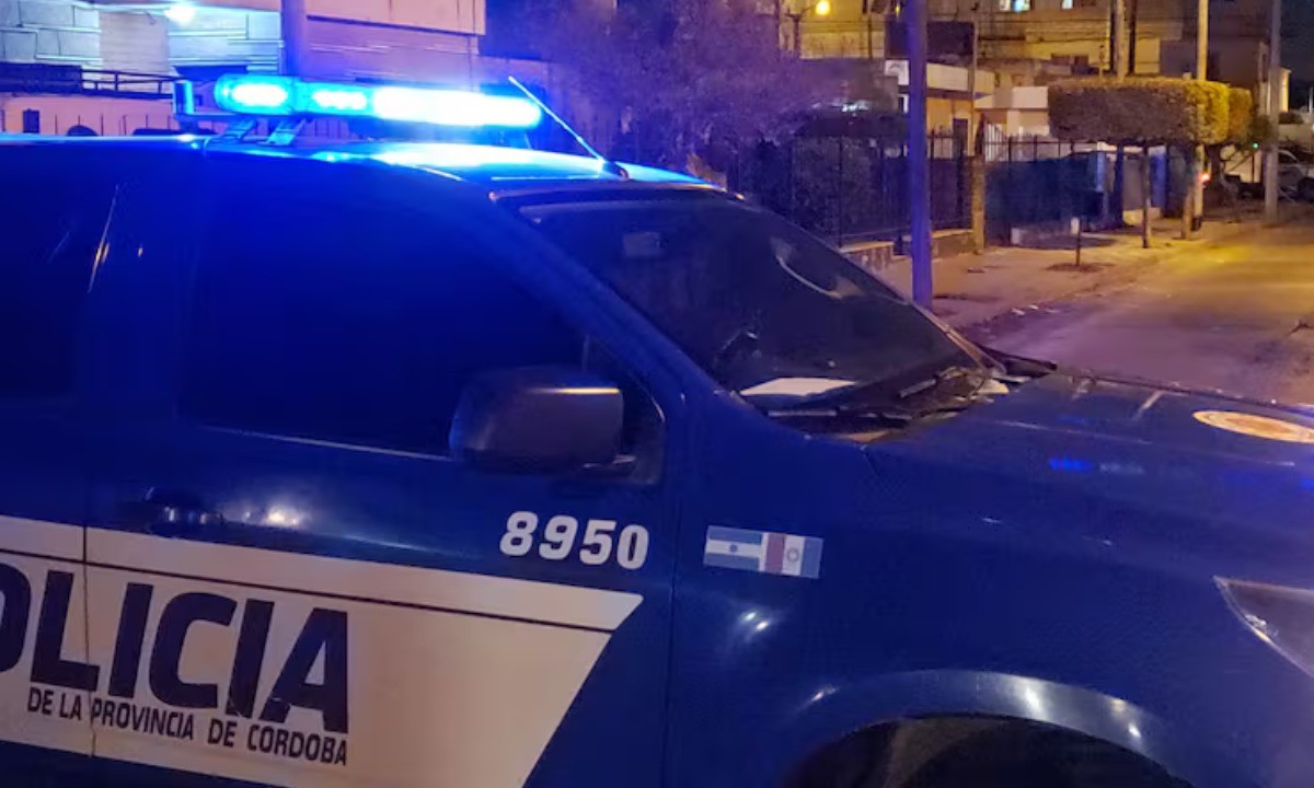 Operativo violento: tres naranjitas detenidos y dos policías heridos | Córdoba