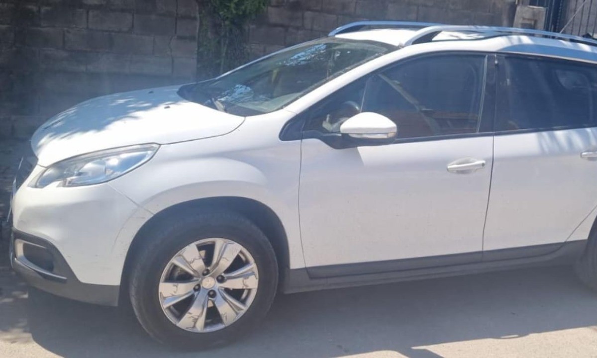 Recuperaron un auto robado y hallaron un desarmadero con autopartes | Córdoba