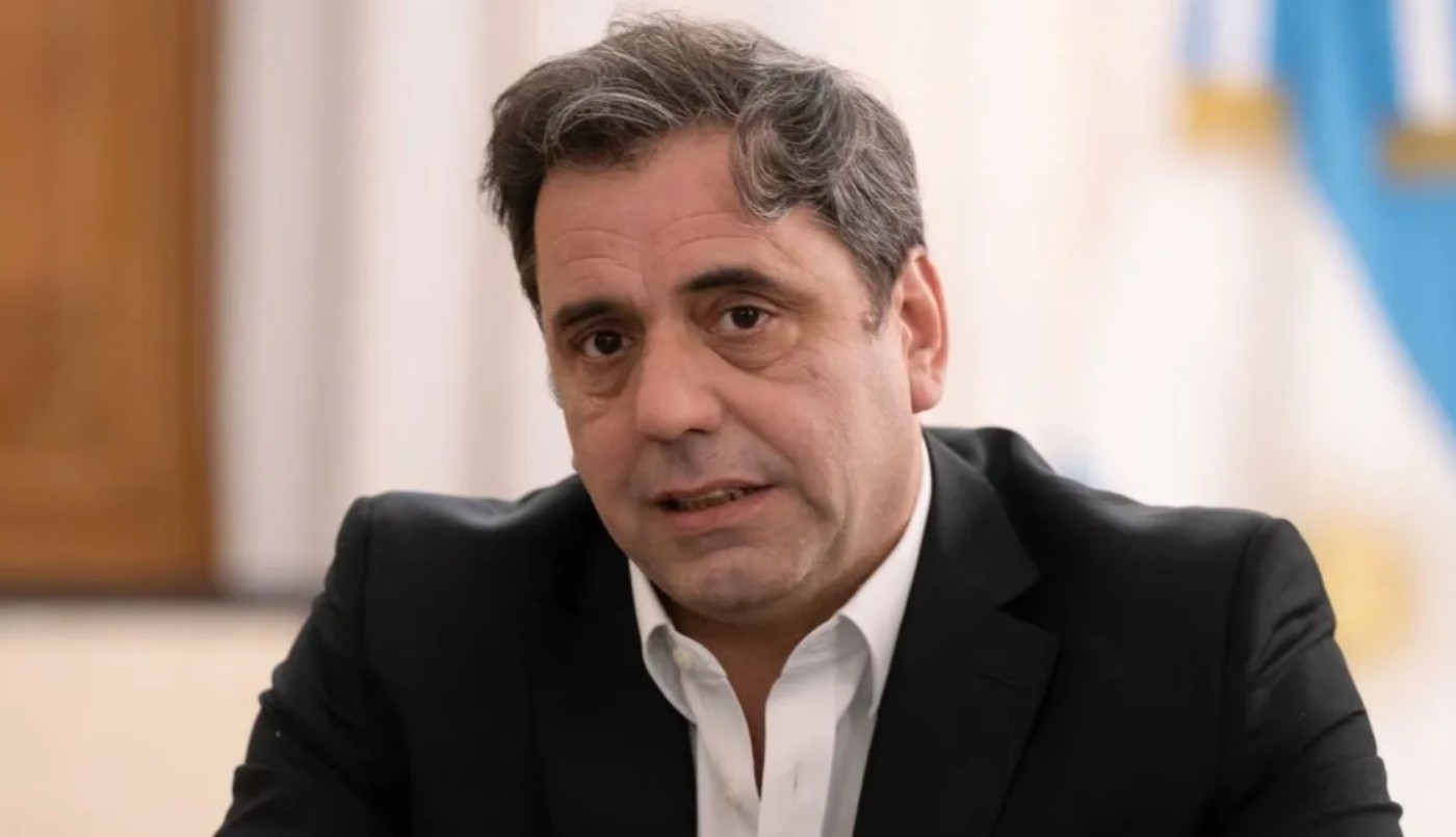 Otra salida en el Gobierno: Lisandro Catalán renunció como ministro del Interior | Política y economía