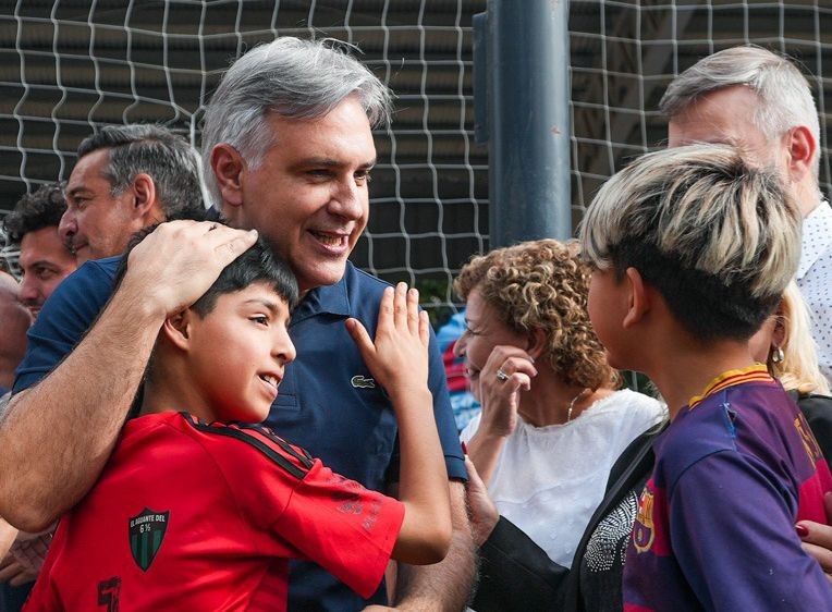 Martín Llaryora inauguró un nuevo Polideportivo Social en barrio La Dorotea | Córdoba